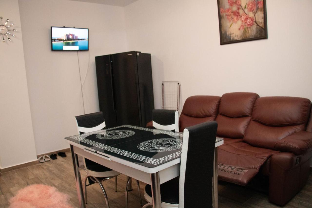 Apartament Capitala Militari Roşu Zewnętrze zdjęcie
